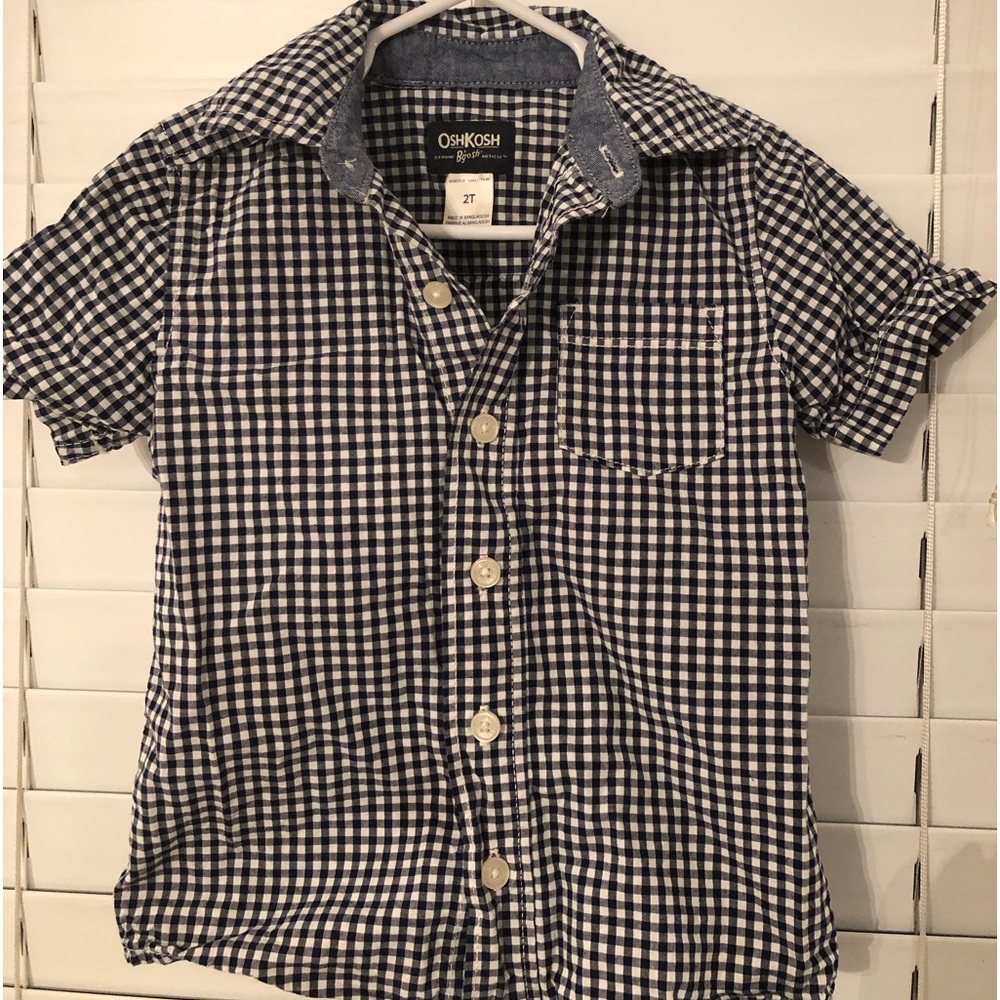 Boys OshKosh , Blue & White plaid shirt , button up , Size -2T, Smoke free home